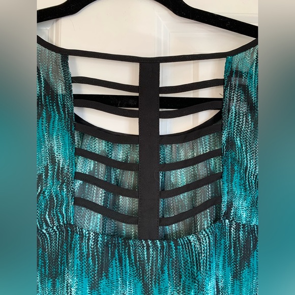 Women’s Multitone Airy Top - Picture 4 of 6